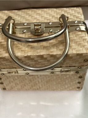 Vintage 1940s Delill Handbag Made in Italy. Pre-owned. Size Length 8”s X 6”s H